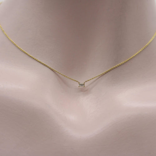 Collier Collier en or 14 carats avec diamant taille émeraude 58 Facettes A2004E