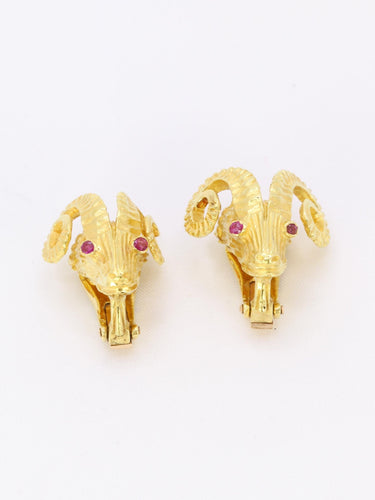 Boucles d'oreilles LALAOUNIS (Att. à) Clips d'oreilles tête de belier or jaune rubis 58 Facettes 1034.3