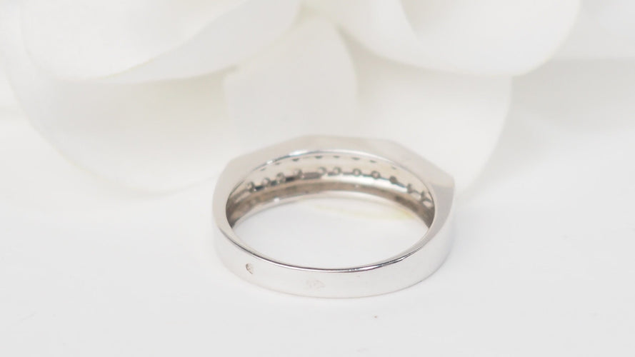 Bague 54 Bague en or blanc et diamants 58 Facettes 19670