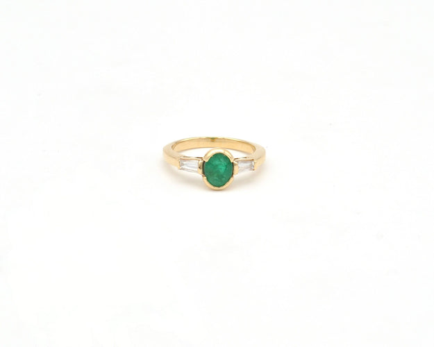 Anello in oro giallo con smeraldo e diamanti taper 58 Facettes