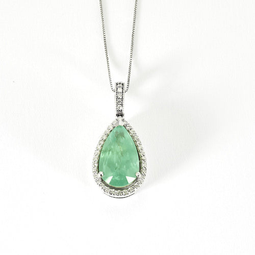 Collier Collier et pendentif en or blanc, émeraude et Diamants 58 Facettes B240539
