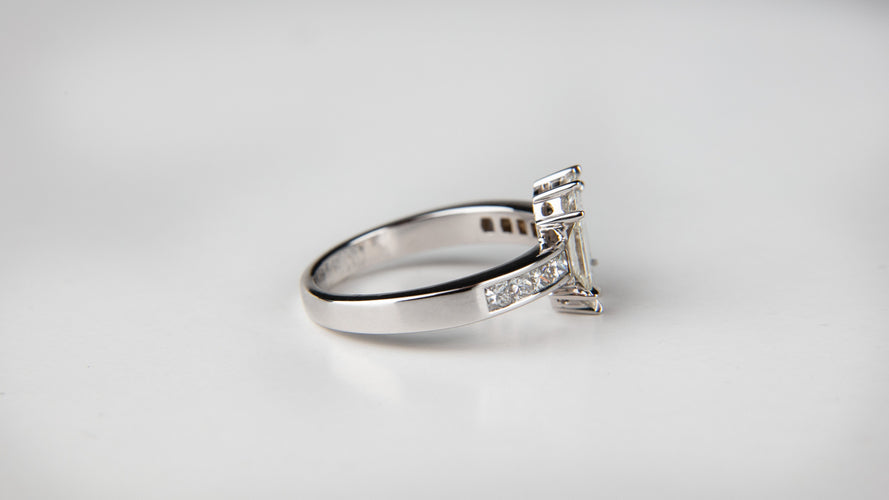 Bague Bague Cluster Diamant Illusion Set 58 Facettes Diacarre