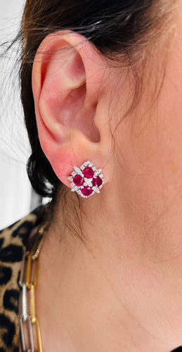 Boucles d'oreilles Boucles d'Oreille 8 Rubis Taille "coeur",  Diamants, Or 18 Carat 58 Facettes 7831 A