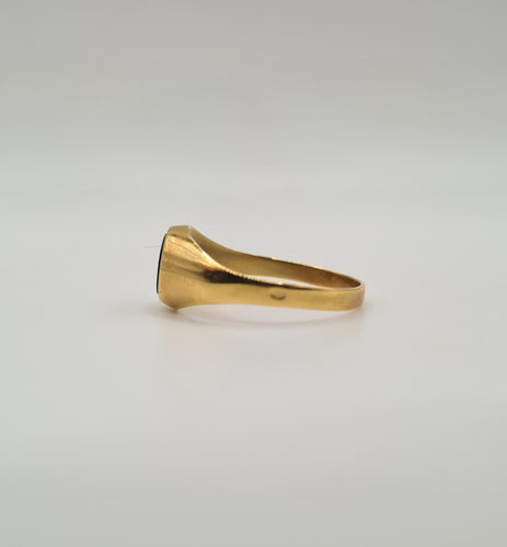 Bague 60.5 Chevalière or jaune, onyx et diamant ancien 58 Facettes