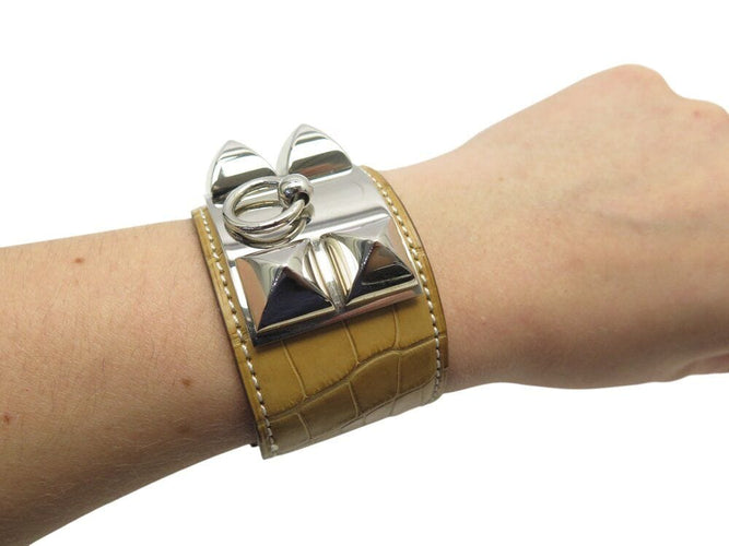 Collier bracelet HERMES medor collier de chien cdc en cuir de crocodile alligator 58 Facettes 268023