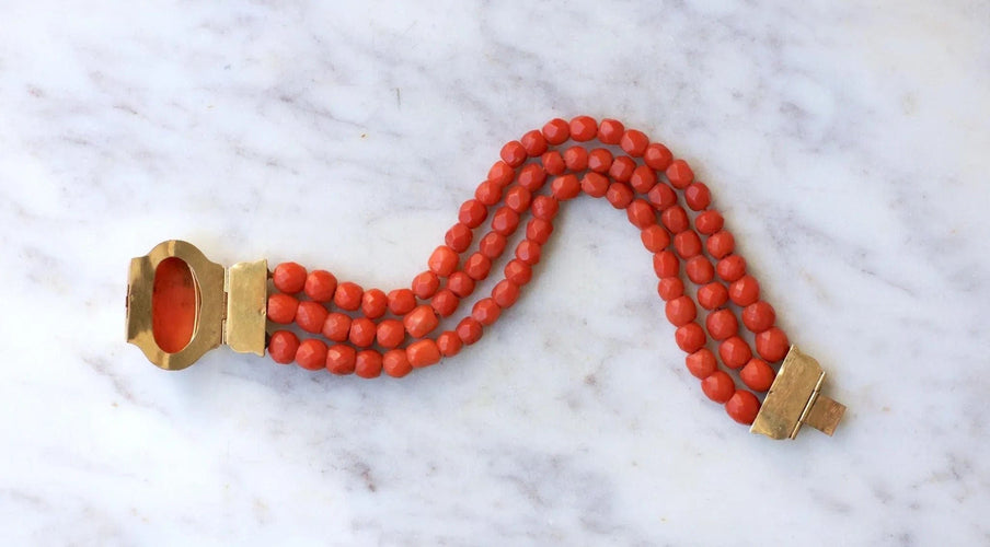 Bracelet Bracelet ancien or jaune, corail, camée 58 Facettes