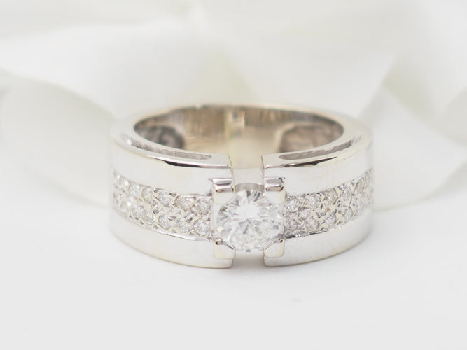 Bague 56 Bague solitaire en or blanc et diamant 0.55ct 58 Facettes 33137