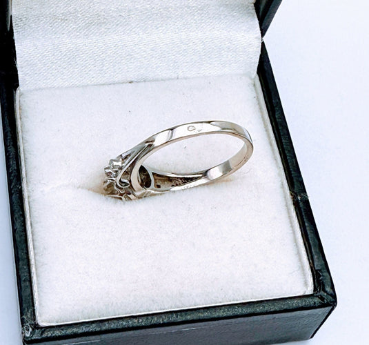 Bague 53 Bague solitaire diamant vintage en or gris 18K 58 Facettes
