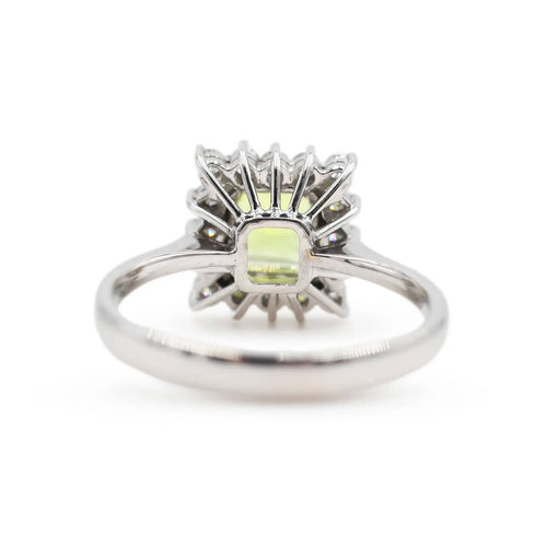 Bague 54 Bague en or blanc avec péridot et diamants 58 Facettes