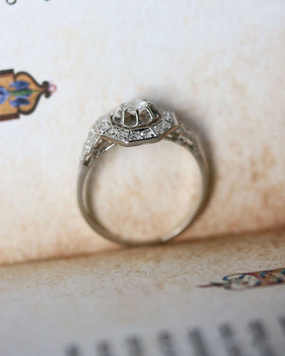 Bague 57.5 Bague Art Déco Octogonale Platine et Diamants 58 Facettes A11558