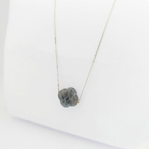 Collier Collier trèfle en or blanc et Labradorite Morganne Bello 58 Facettes 32040
