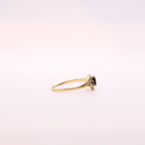 Bague Bague trilogie de saphirs et entourage de diamants effet vague 58 Facettes