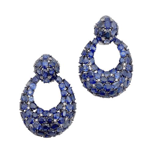 Boucles d'oreilles or blanc noirci, pavage saphirs et diamants. 58 Facettes 34167