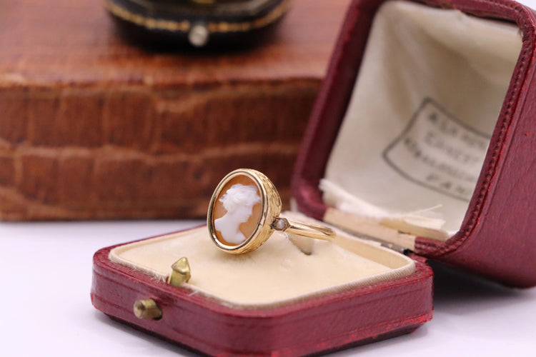 Bague 56 Bague camée vintage et perles 58 Facettes 1046