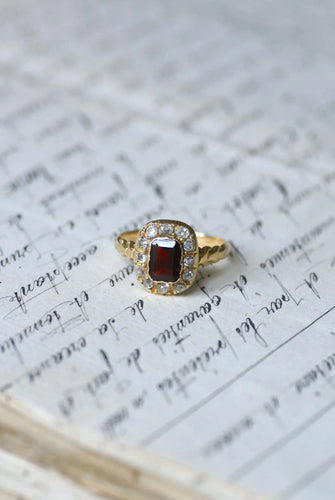 Bague 59 Bague ancienne grenat et diamants 58 Facettes