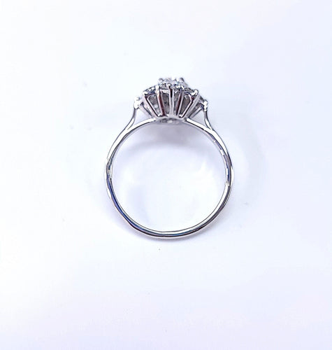 Bague 54.5 Bague marguerite en or blanc 18k et diamants 58 Facettes Bag.marg-dt.DV