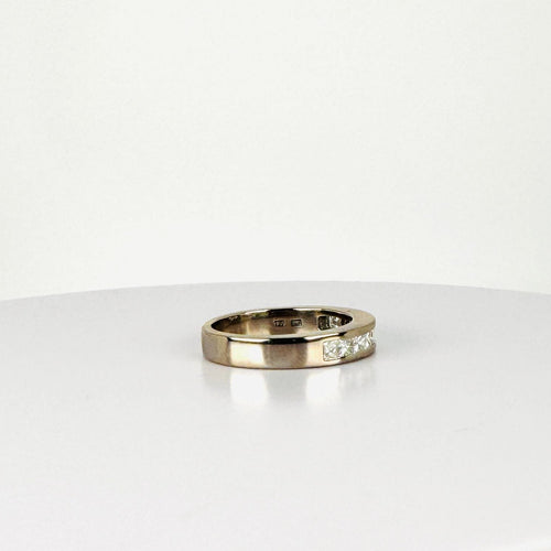 Bague Bague Alliance en or blanc sertie de diamants naturels taille princesse 58 Facettes 2505030
