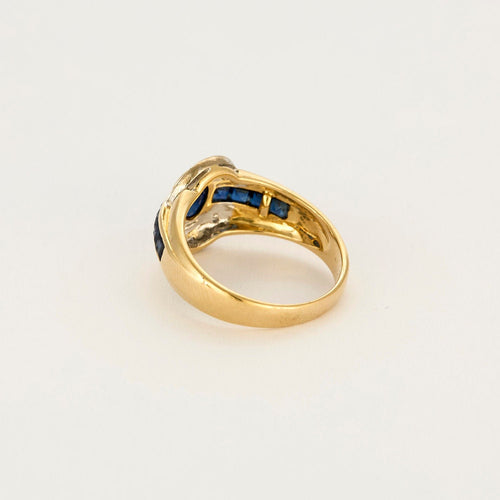 Bague 53 Bague vintage en or jaune et saphirs. 58 Facettes