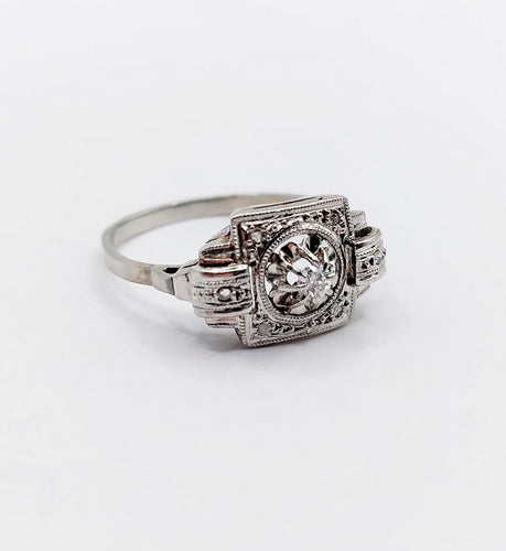 Bague 55.5 Bague Tank Art Déco or blanc, diamants et monture géométrique (circa 1920) 58 Facettes A06221