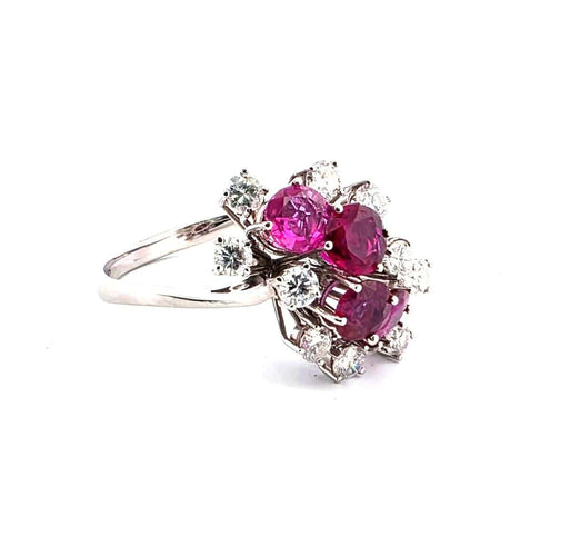Bague 61 Bague en or blanc 18 carats sertie de rubis et de diamants, référence C 261 25 (2005) 58 Facettes