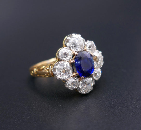 Bague or jaune et platine, saphir naturel, diamants