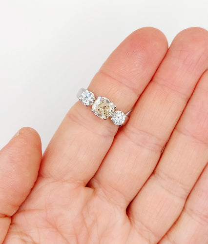 Bague 55 Bague jonc Art déco en platine et diamants (1,30 ct + 0,90 ct) 58 Facettes A06671