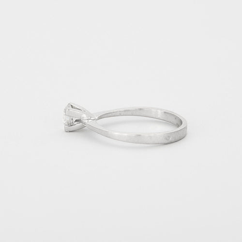Bague 57 Bague solitaire or gris ornée d'un diamant 58 Facettes 177-1