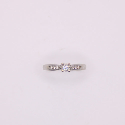 Bague Solitaire diamant épaulé or blanc 58 Facettes