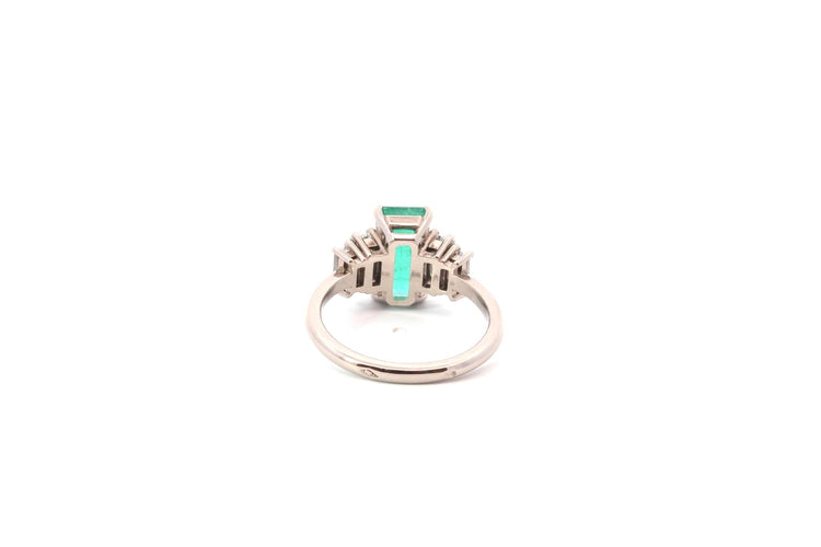 Bague 54 Bague émeraude 1,89cts et diamants en or 18k 58 Facettes 26434