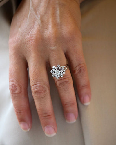 Bague Dôme Marguerite 1950 Diamants Or Blanc