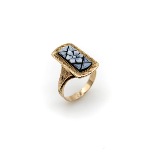 Bague Bague victorienne en or 14 carats sculptée à motifs floraux et en agate rubanée 58 Facettes