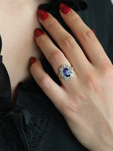Bague 50 Bague marguerite ancienne or rose saphir coussin diamants 58 Facettes 1040.9