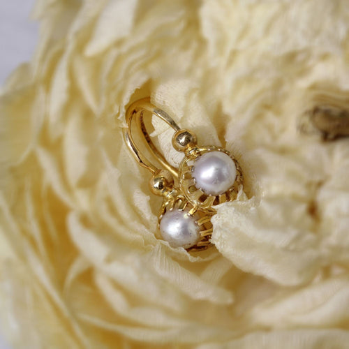 Boucles d'oreilles Fines dormeuses anciennes or jaune perle 58 Facettes 19-022A