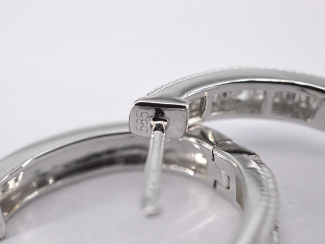 Boucles d'oreilles Boucles d'oreilles en or blanc serties de diamants taille baguette 58 Facettes 2160