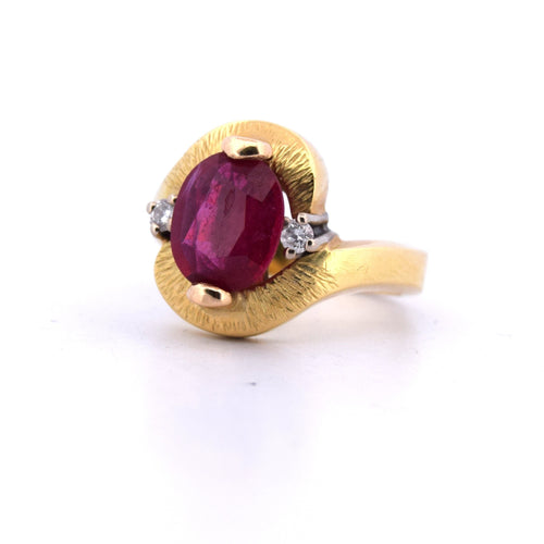 Bague 56 Bague vintage en or jaune avec rubis et diamants 58 Facettes