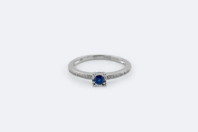 Bague 13 / Oro Bianco Anello in oro bianco con zaffiro e diamanti 58 Facettes ANL651