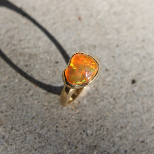 Bague 54.5 Bague Oral Feu mexicaine en or jaune sculptée à la main par Tony Malmed 58 Facettes