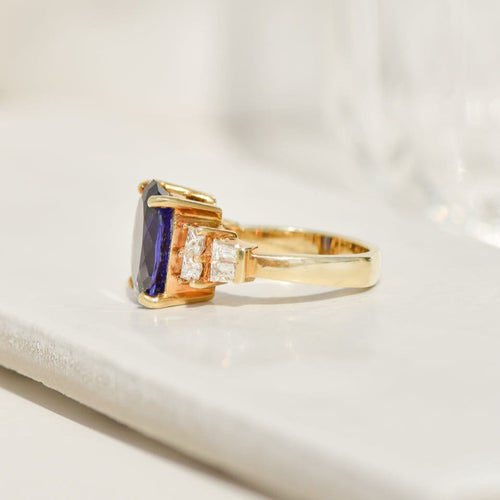 Exklusiver Vintage-Cocktailring aus 18K Gelbgold mit Tansanit & Brillanten 58 Facettes 2399