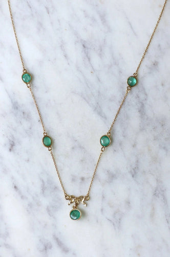 Collier Collier noeud or et cabochons émeraude 58 Facettes