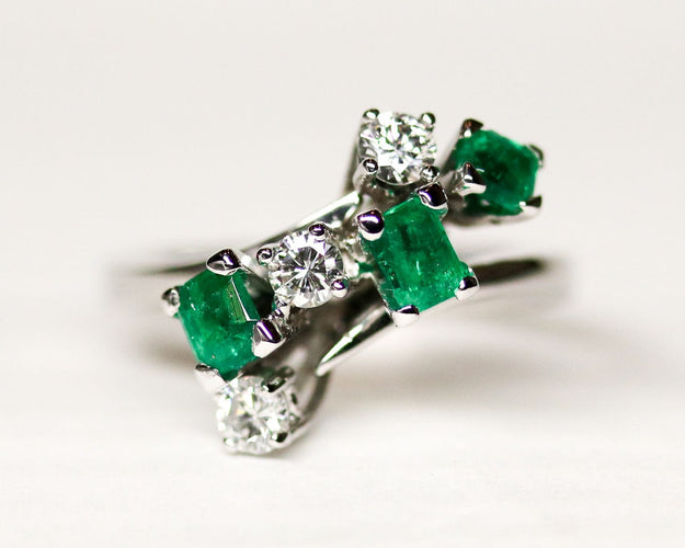 Bague 54 Bague Toi & Moi Or blanc Emeraudes et Diamants 58 Facettes A11399