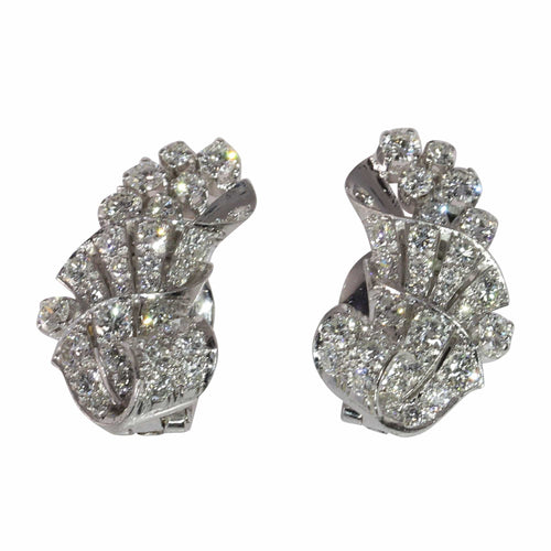 Boucles d'oreilles Élégants clips d'oreilles en diamant platine des années 1950 avec une touche Art déco 58 Facettes 24129-0371