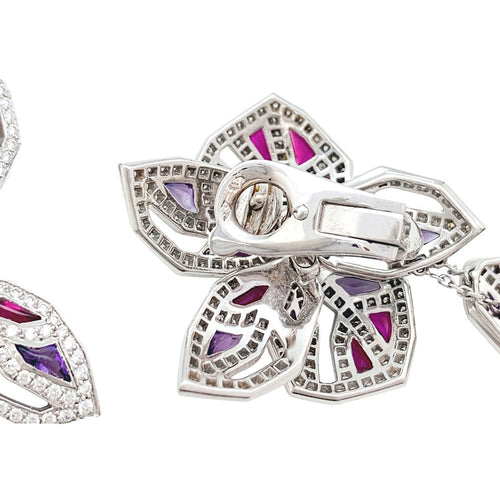 Boucles d'oreilles Boucles d'oreilles Cartier, "Caresse d'Orchidées", or blanc, rubis, améthystes et diamants. 58 Facettes 29822