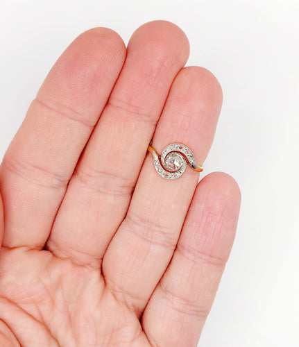 Bague 49 Bague tourbillon antique or 18k diamant taille rose 4 mm (circa 1900) 58 Facettes A06287