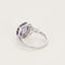 Bague en Or blanc,  Améthyste et petits diamants