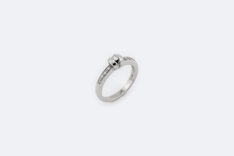Bague Oro Bianco Bague en or blanc avec diamants 58 Facettes ANL287