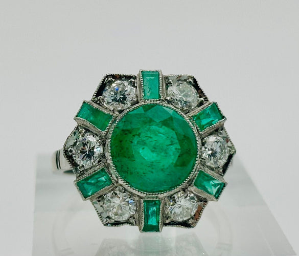 Bague Bague vintage en platine ornée d'émeraudes et de diamants 58 Facettes 50265