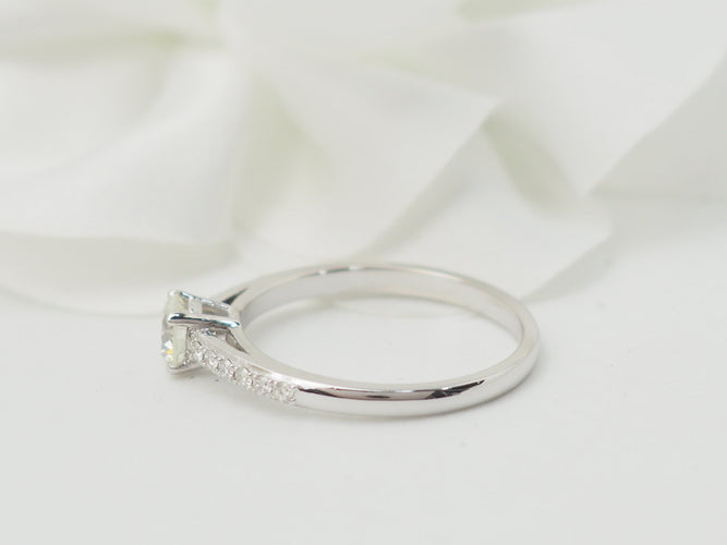Bague 53 Bague solitaire en or blanc et diamant 0.41ct 58 Facettes 30920