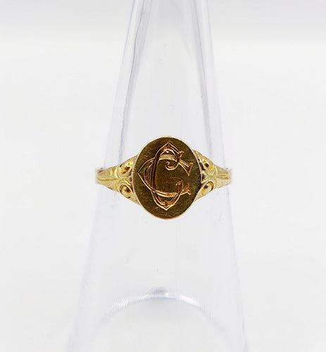 Bague chevalière Art Déco or jaune monogrammée CC (circa 1950) 58 Facettes A05980