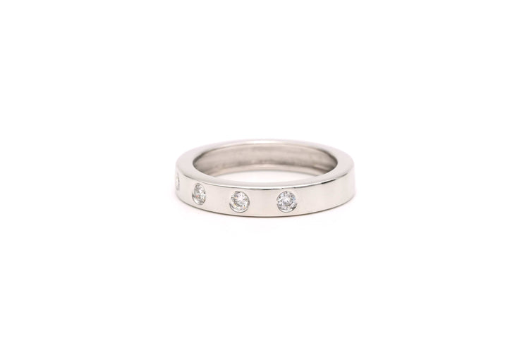 Bague contemporaine en or blanc 18 carats sertie de diamants "taille" brillant (+-0.25ct)