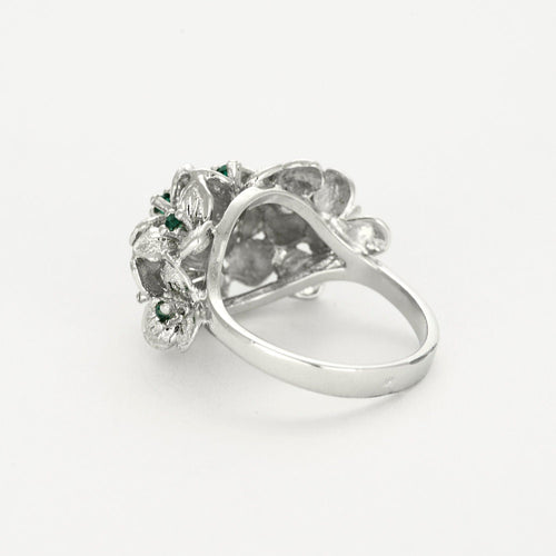 Bague 54 Bague à décor d'hortensia or blanc et émeraudes 58 Facettes GU174